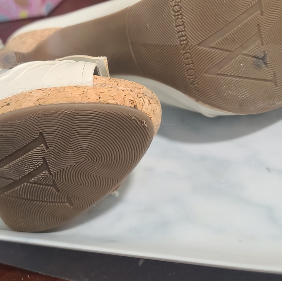 Beige Worthington Open Toe High Heels 👠 - Picture 5 of 8